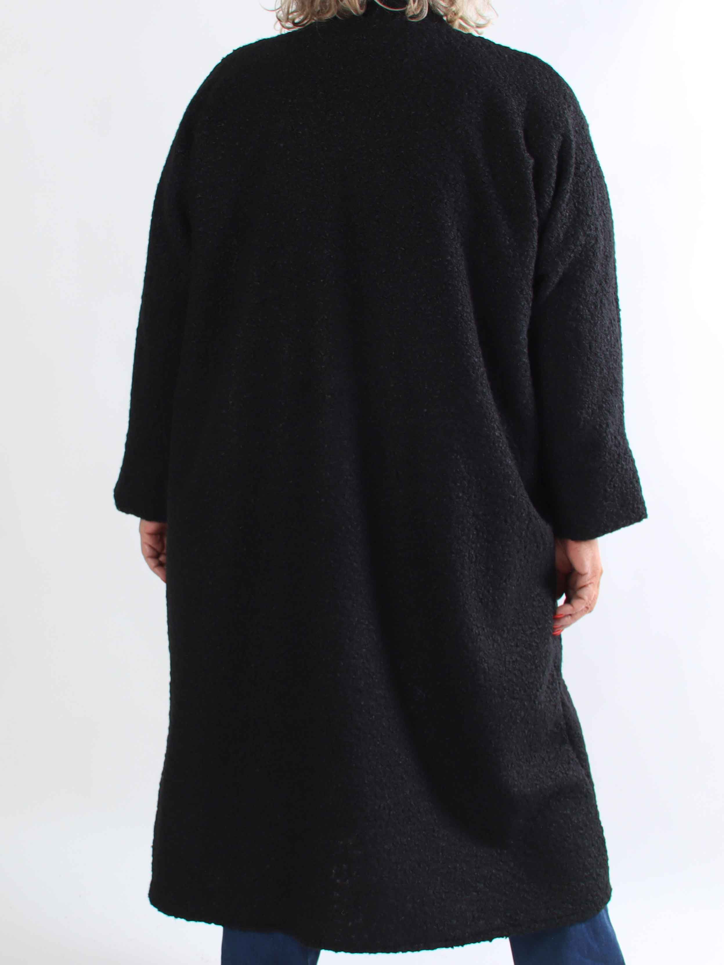 Annah Teddy - Plus size kappa i mjukt teddytyg med synliga sömmar och stora fickor